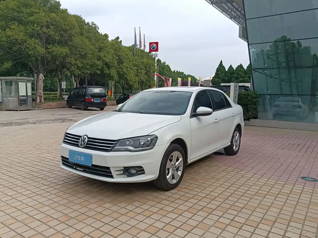 Bora 2014 1.6L Manual Comfort Edition купить на сайте DeffCars