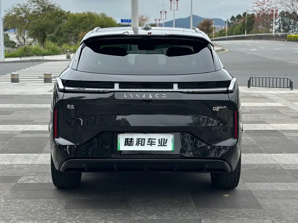 Lynk & Co 08 EM-P 2025 model 120km long battery life Pro купить на сайте DeffCars