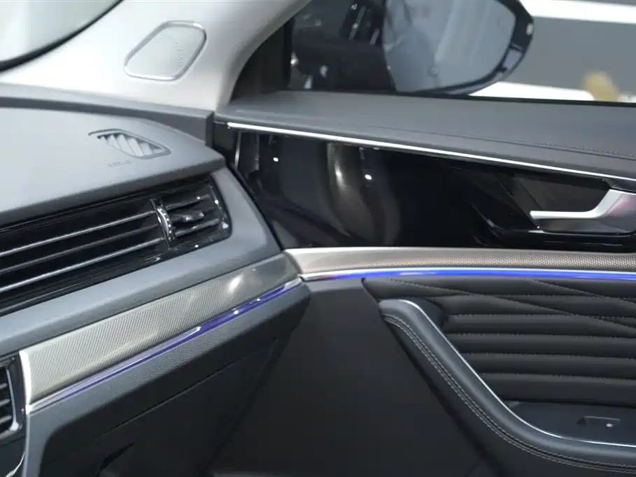 Hongqi HS5 2022 facelift 2.0T Zhilian Qixiang four-wheel drive version купить на сайте DeffCars