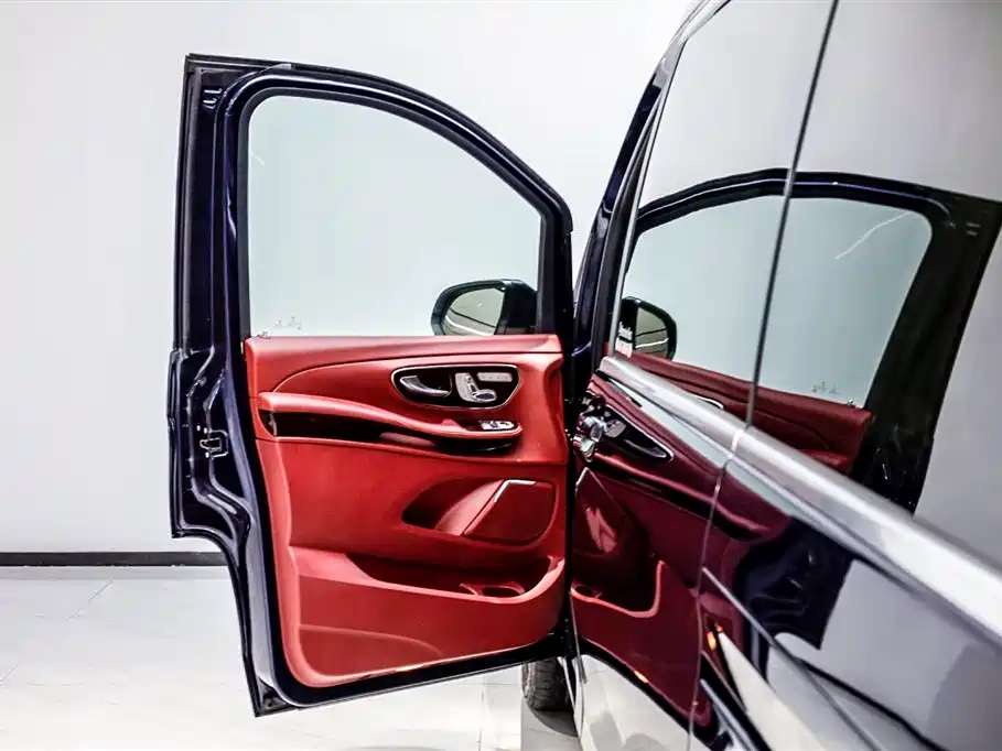 Mercedes-Benz V-Class 2017 V 260 L Premium Extended Edition купить на сайте DeffCars