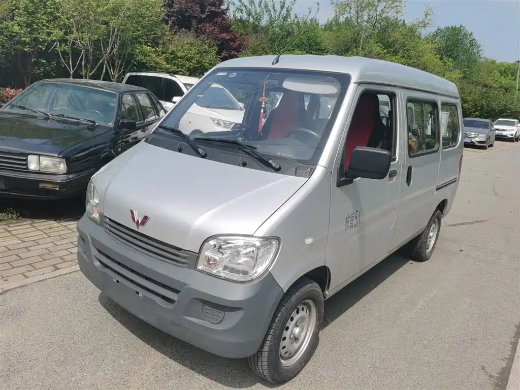 Wuling Light 2023 1.5L practical 5/7 seats купить на сайте DeffCars