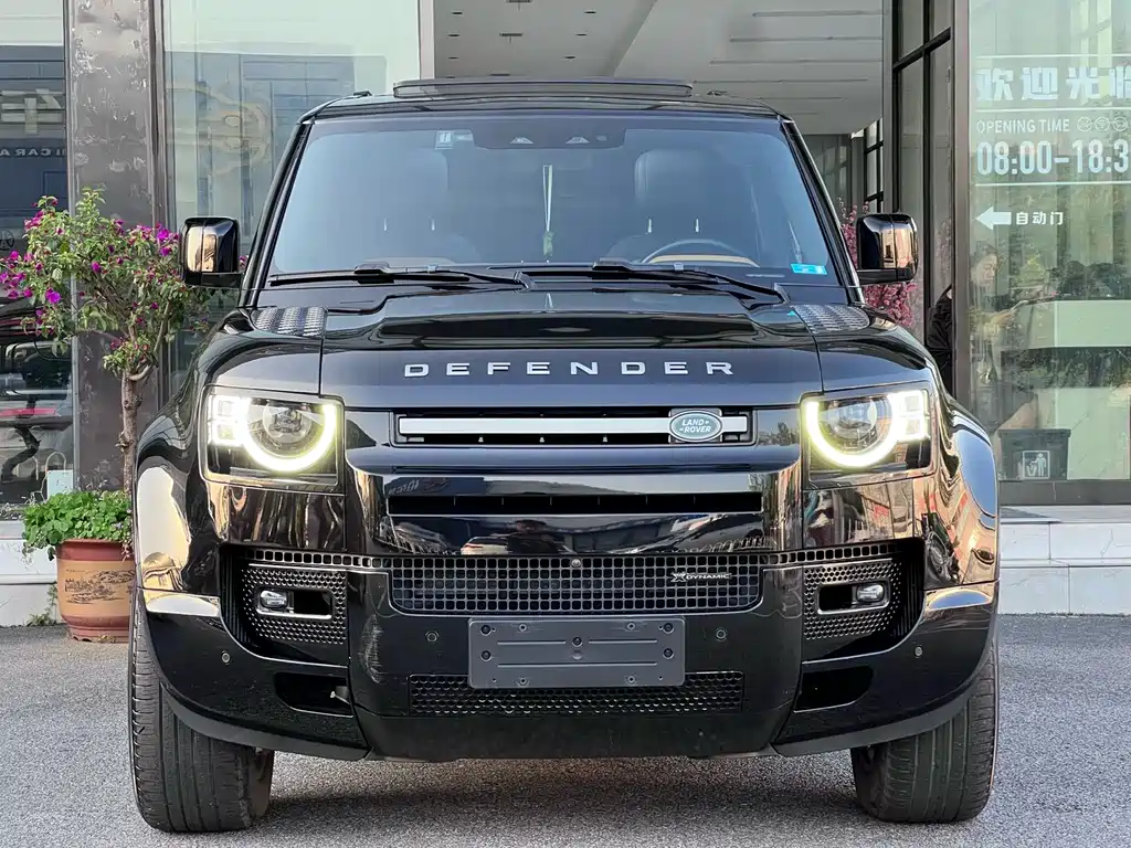 Land Rover Defender 2023 110 3.0T P400 X-DYNAMIC HSE купить на сайте DeffCars