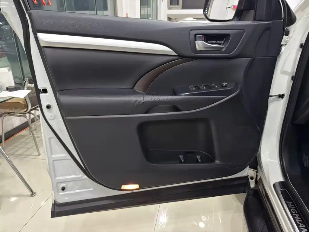 Highlander 2015 2.0T four-wheel drive luxury version 7 seats купить на сайте DeffCars