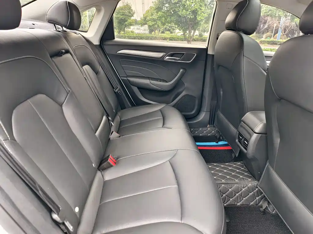 Roewe i6 Classic 2018 20T Automatic Internet Smart Edition купить на сайте DeffCars