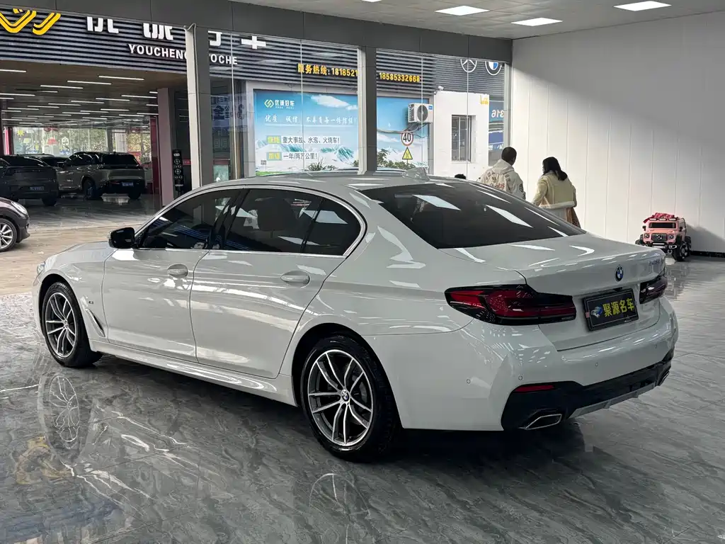 BMW 5 Series 2022 525Li M Sports Package купить на сайте DeffCars