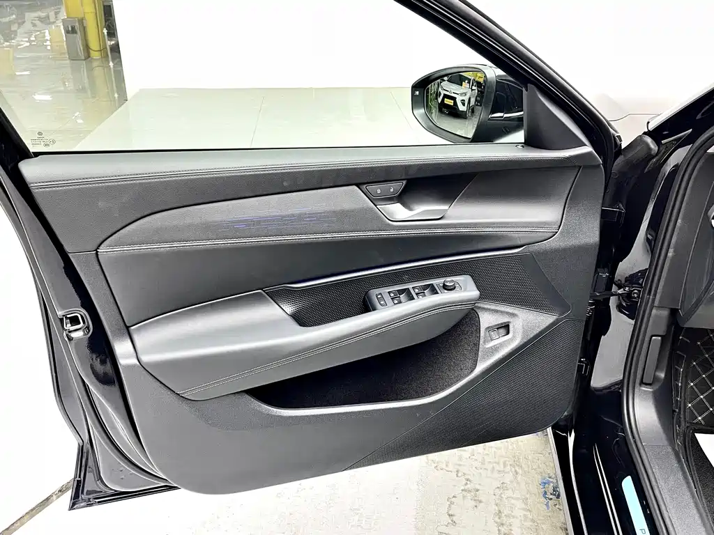 Passat 2025 Pro 380TSI Longyun Edition купить на сайте DeffCars