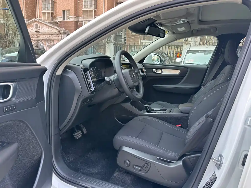 Volvo XC40 2022 T4 four-wheel drive smart travel fashion version купить на сайте DeffCars