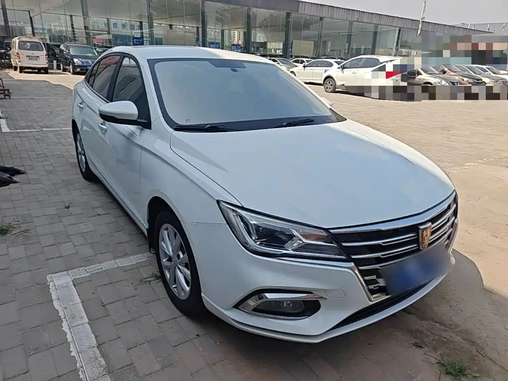 Roewe i5 2020 1.5L manual 4G Internet leading version купить на сайте DeffCars