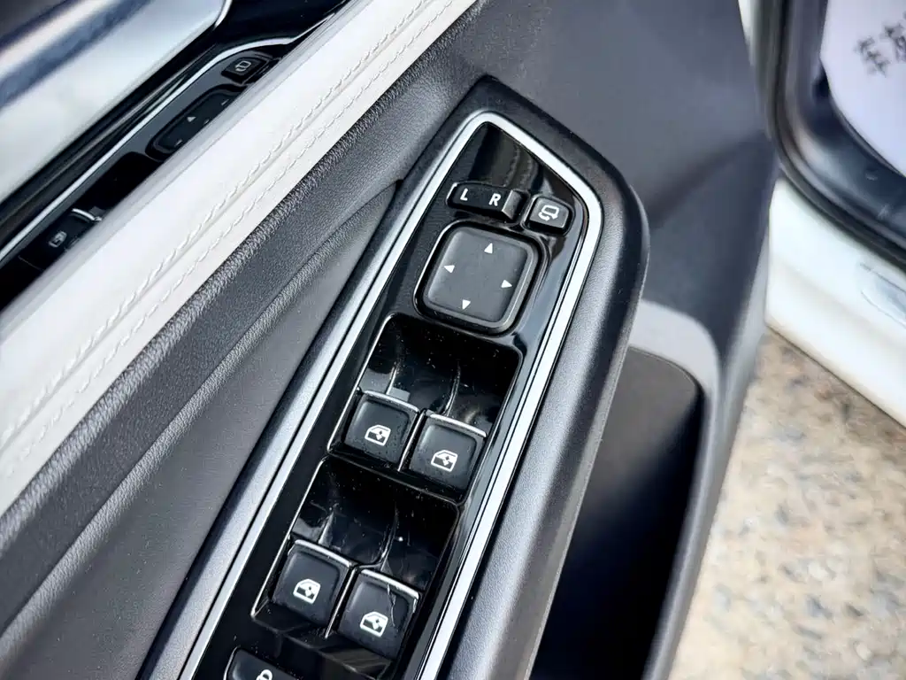 Jetta VS5 2022 280TSI Automatic Honor Pro купить на сайте DeffCars