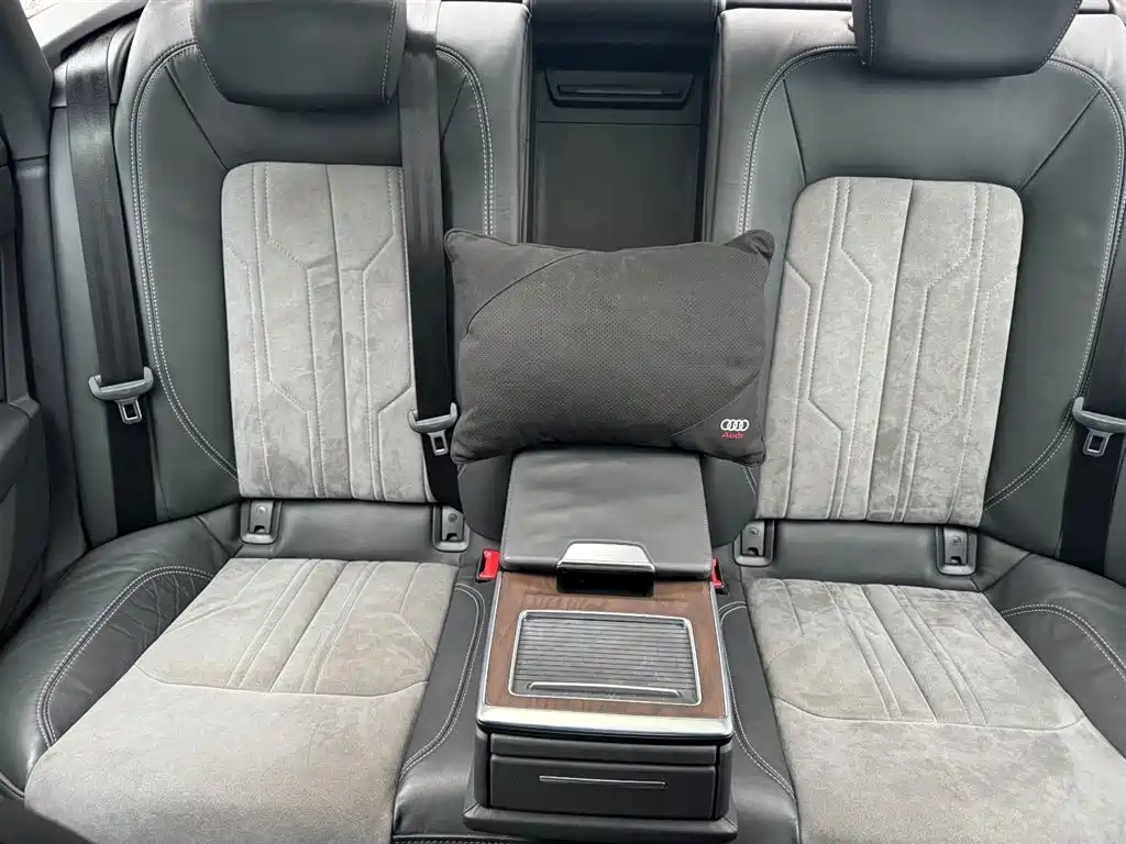 Audi A6L New Energy 2020 55 TFSI e quattro купить на сайте DeffCars