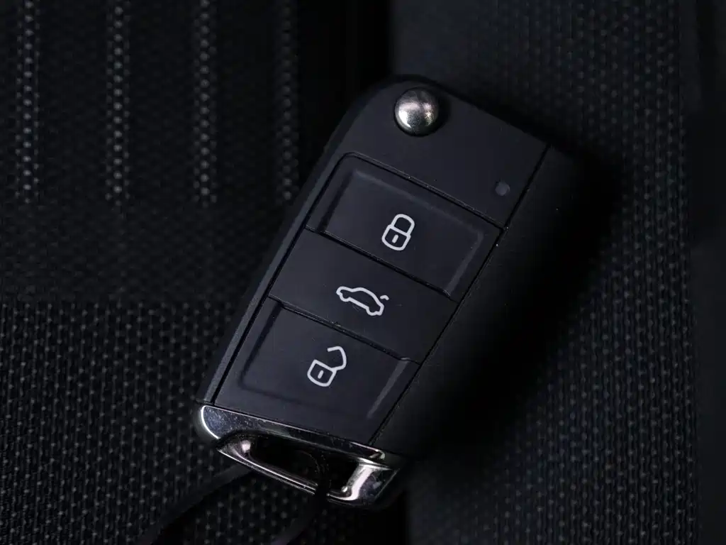 T-ROC 2020 280TSI DSG two-wheel drive aggressive model купить на сайте DeffCars