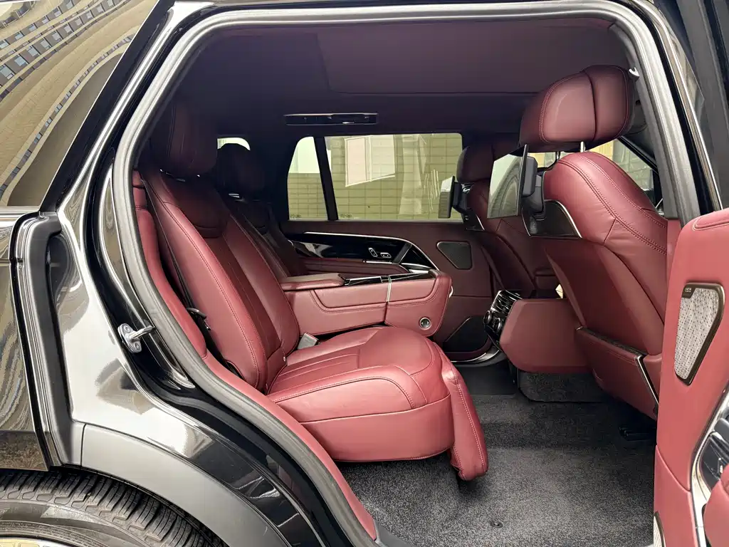 Range Rover 2023 3.0 L6 400PS Model Extended Edition купить на сайте DeffCars