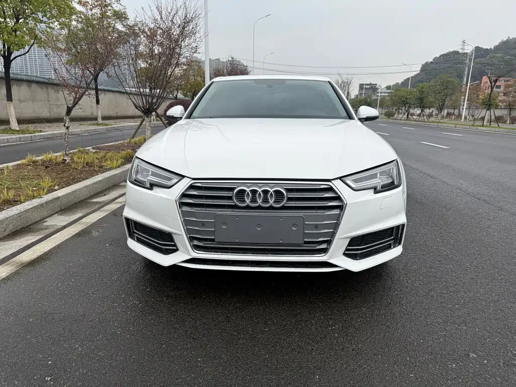 Audi A4L 2018 30th Anniversary Model 40 TFSI Fashion Model купить на сайте DeffCars