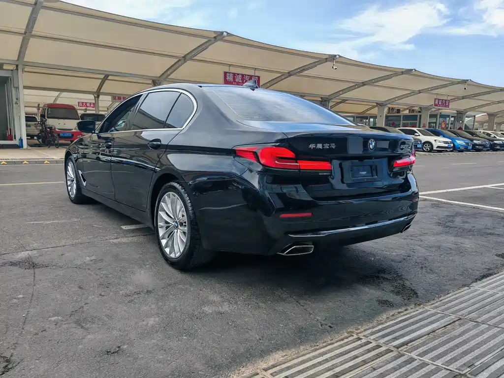 BMW 5 Series 2022 525Li Luxury Package купить на сайте DeffCars