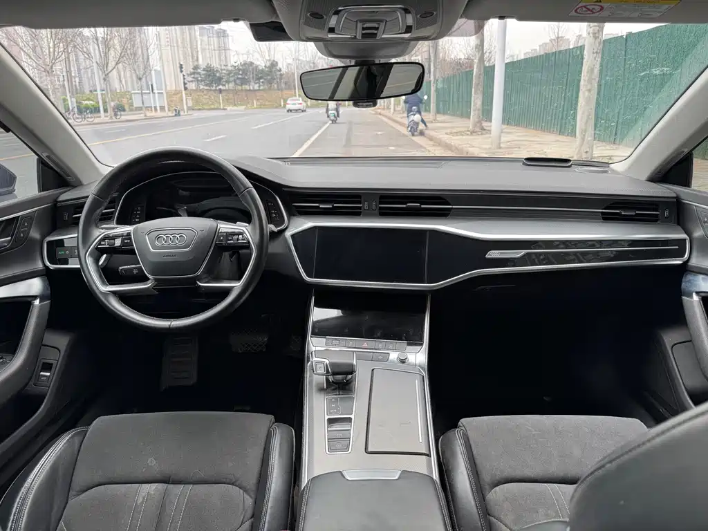 Audi A7L 2024 45TFSI S-line Dream Building Liquid Crystal Package купить на сайте DeffCars
