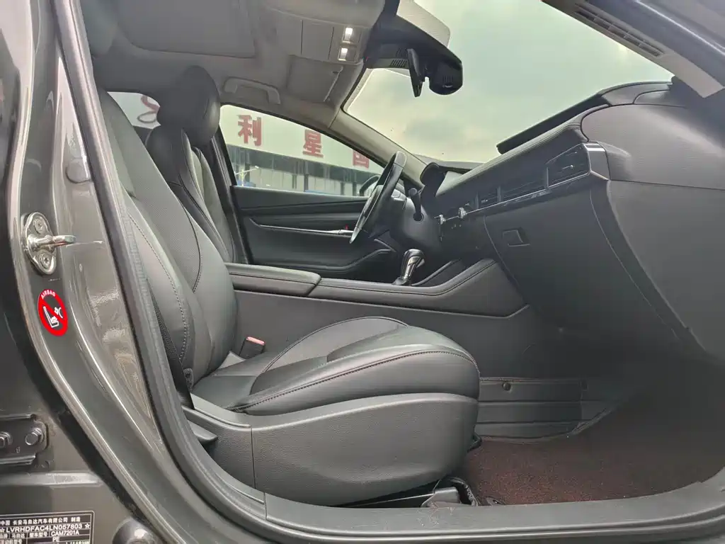 Mazda3 Angkesela 2020 2.0L Automatic Premium Edition купить на сайте DeffCars