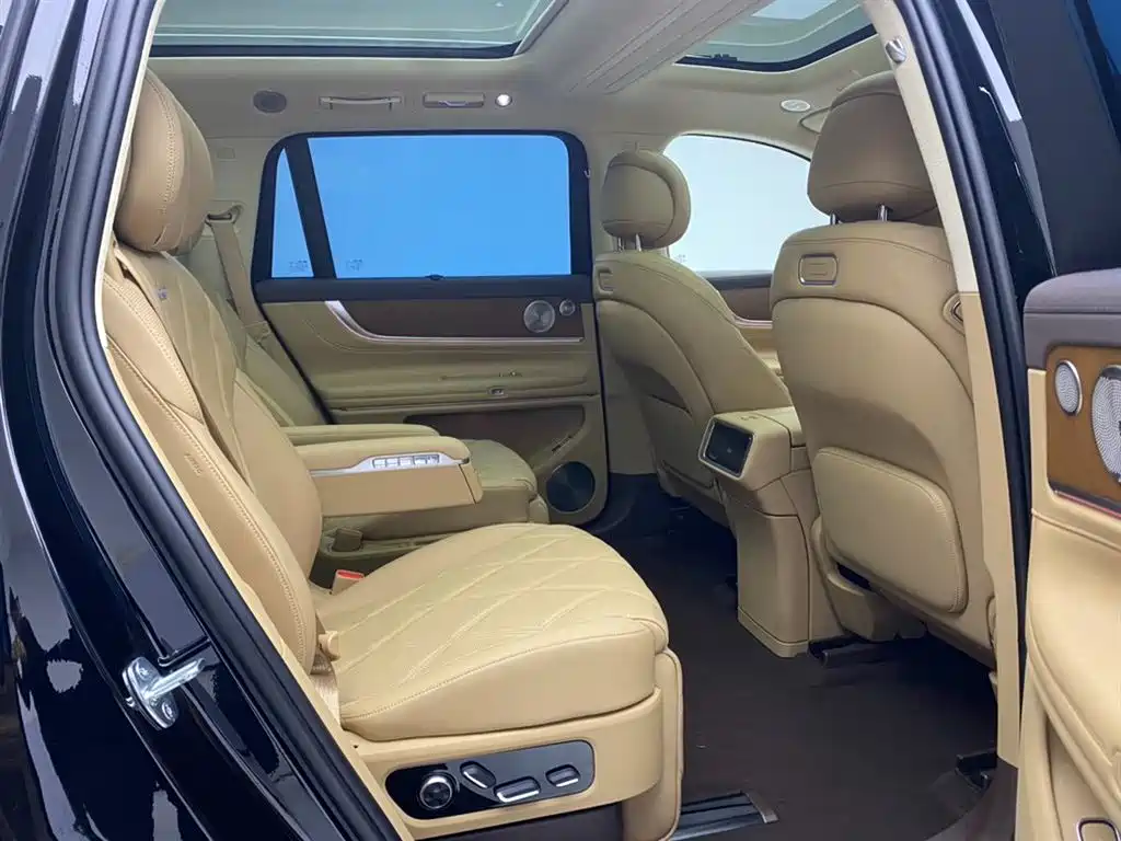 Wenjie M9 2025 extended range Ultra version 52kWh 6-seater version 192-line lidar) купить на сайте DeffCars