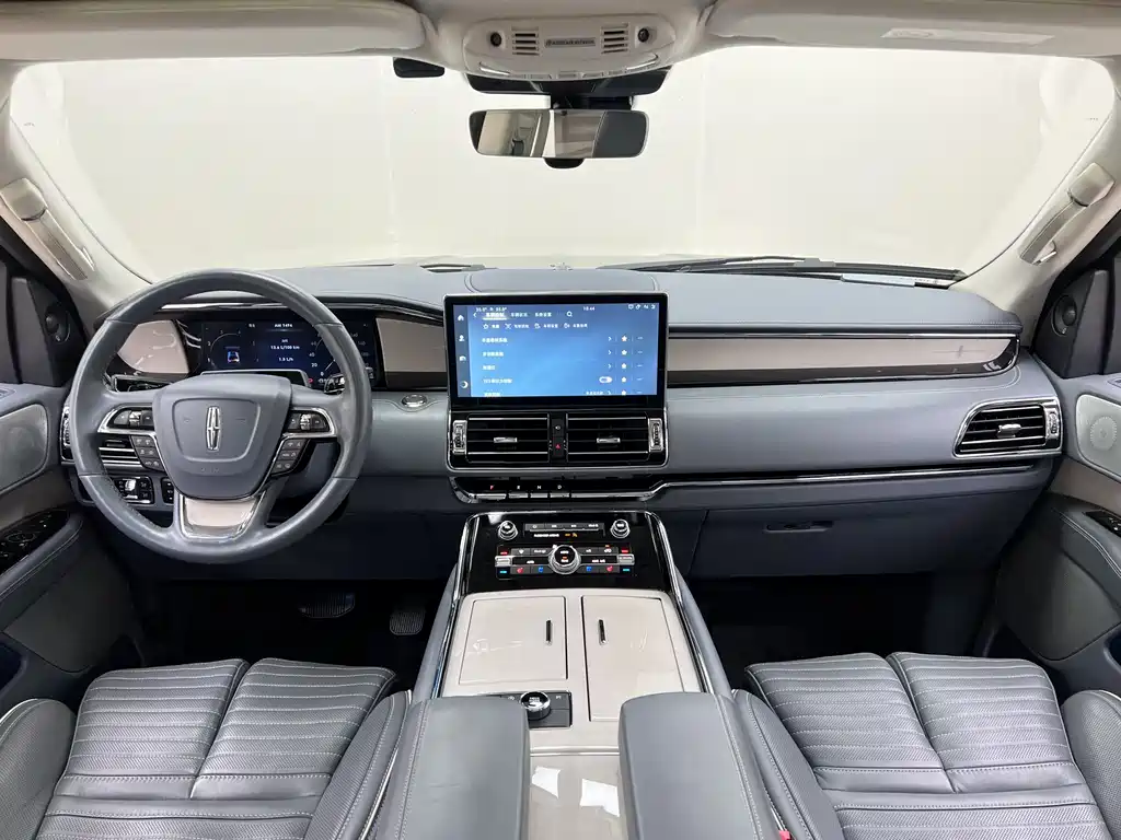 Navigator 2022 3.5T Long Axis Presidential Edition купить на сайте DeffCars