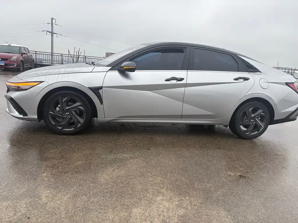 Elantra 2023 1.5L CVT LUX Premium Edition купить на сайте DeffCars