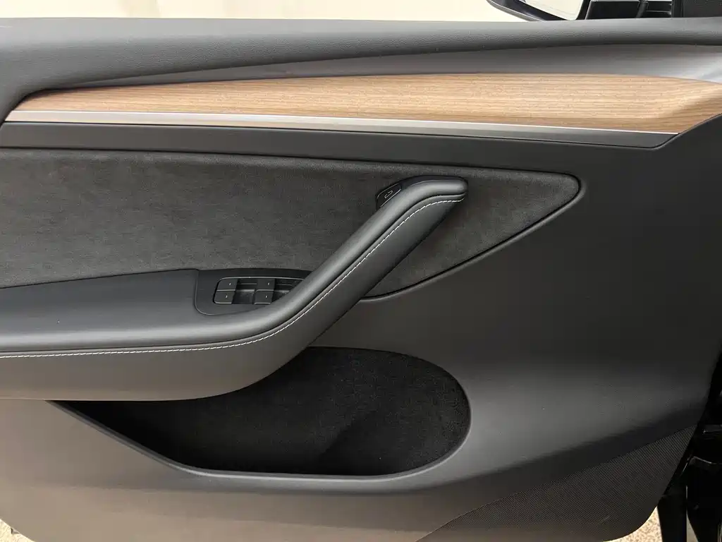 Model Y 2022 facelift, long-range all-wheel drive version купить на сайте DeffCars