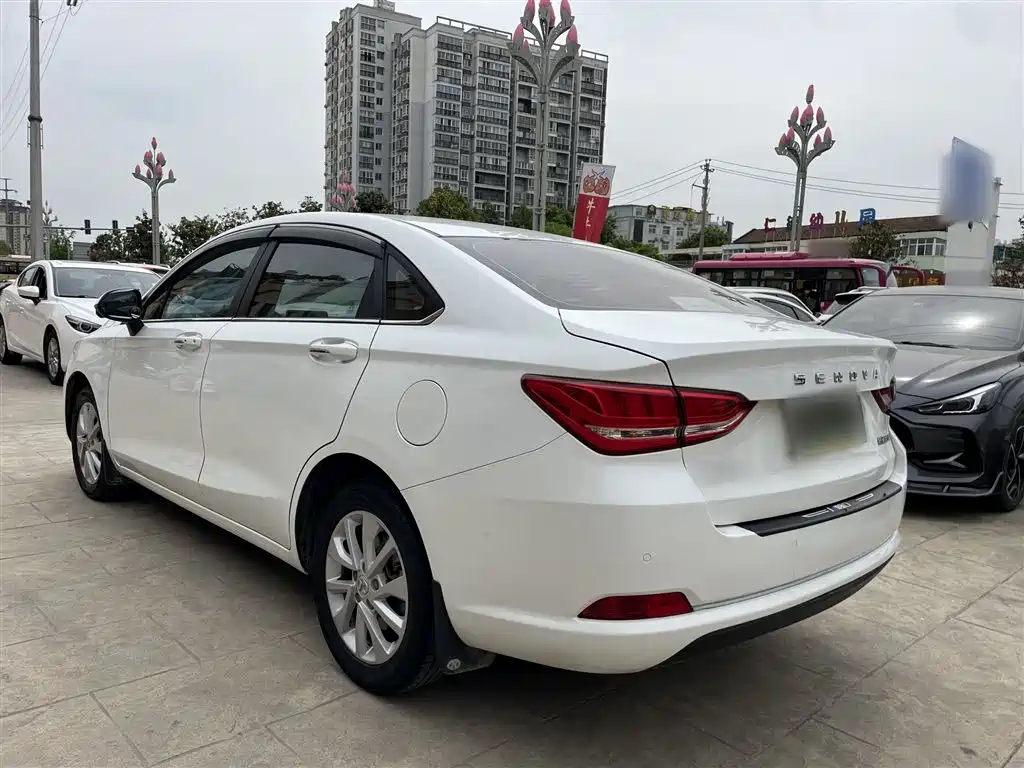 Saab D50 2019 1.5L Manual Premium Edition National VI купить на сайте DeffCars