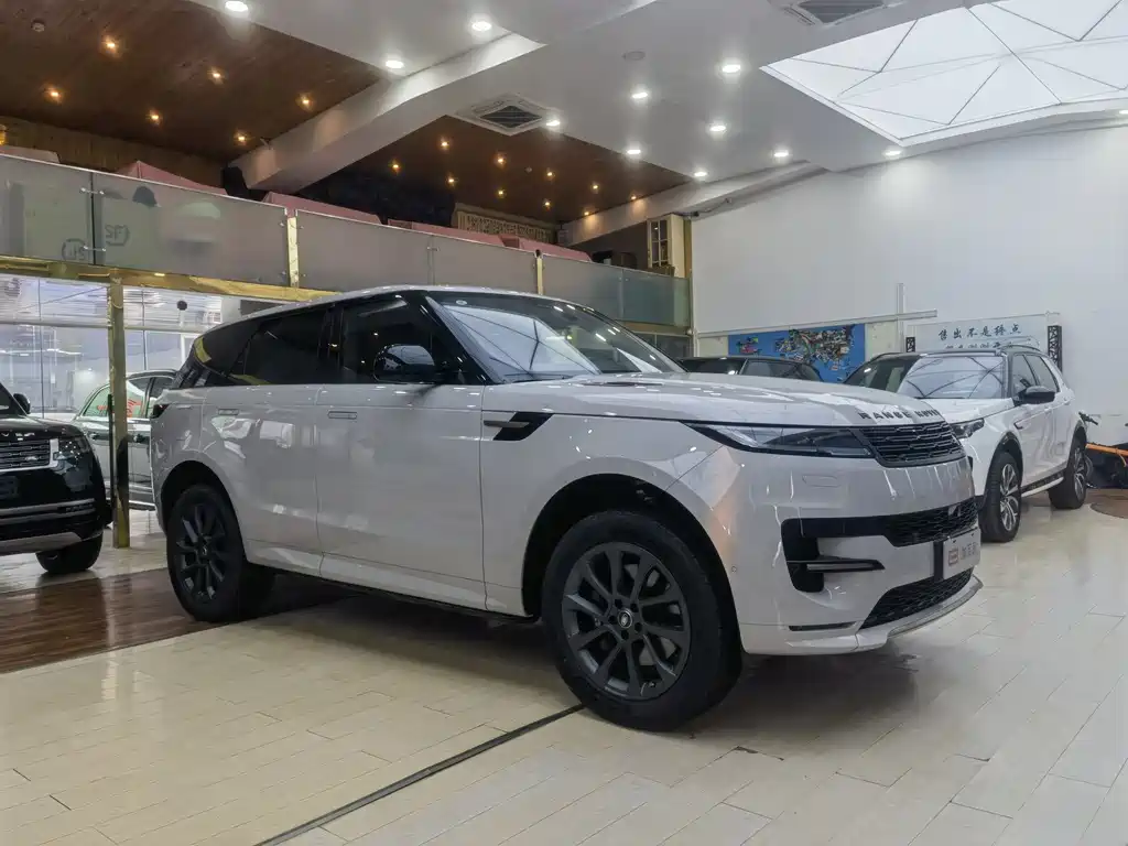 Range Rover Sport 2024 400PS Dynamic SE купить на сайте DeffCars