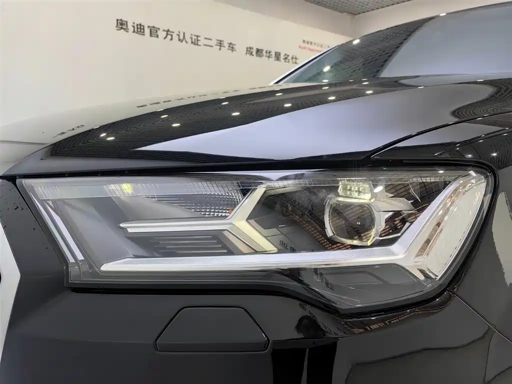 Audi Q7 2022 55 TFSI quattro S line sports купить на сайте DeffCars