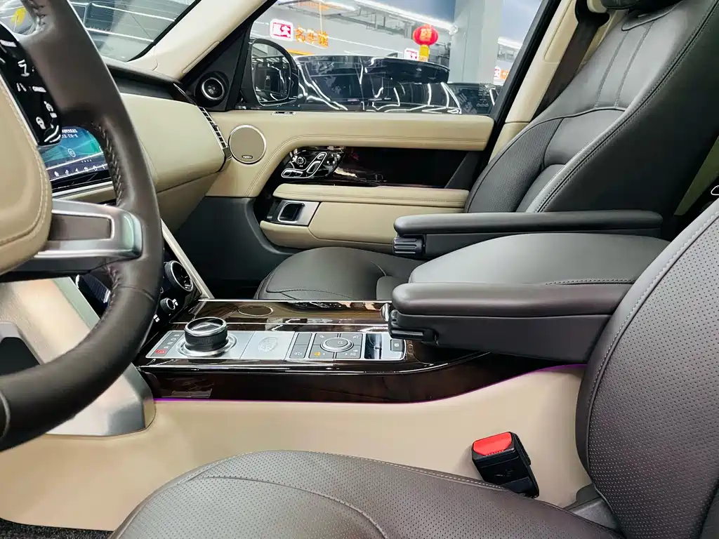 Range Rover 2022 3.0 L6 400PS Legendary Extended Classic Edition купить на сайте DeffCars