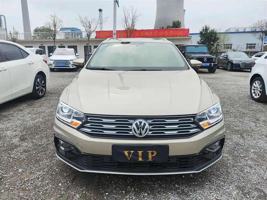 C-TREK Weiling 2018 230TSI DSG luxury model купить на сайте DeffCars