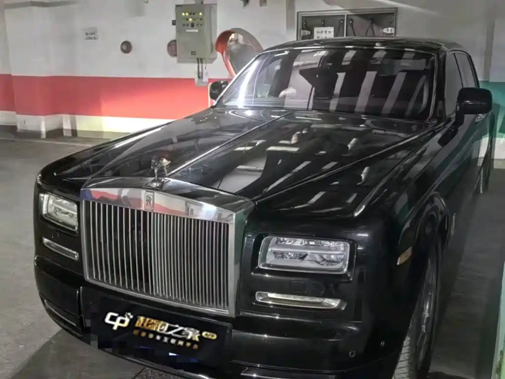 Phantom 2013 6.7L extended version EWB купить на сайте DeffCars