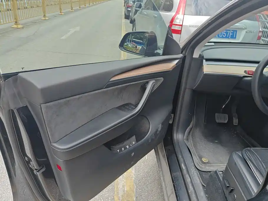 Model Y 2022 rear-wheel drive version купить на сайте DeffCars