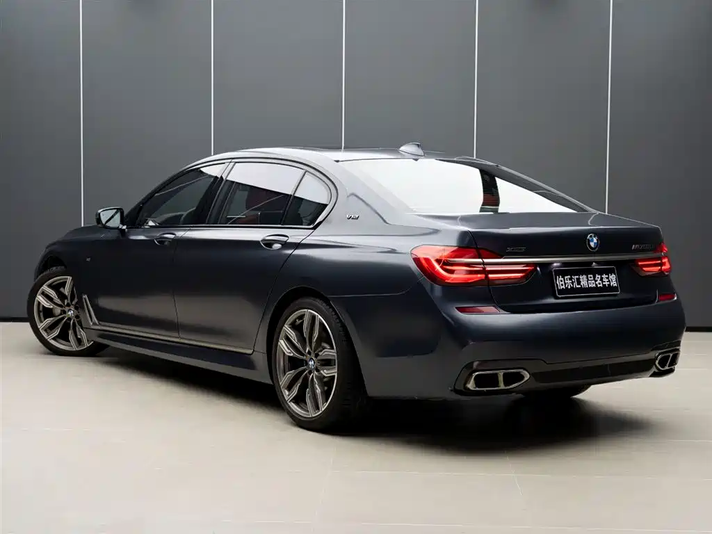 BMW 7 Series 2018 M760Li xDrive купить на сайте DeffCars