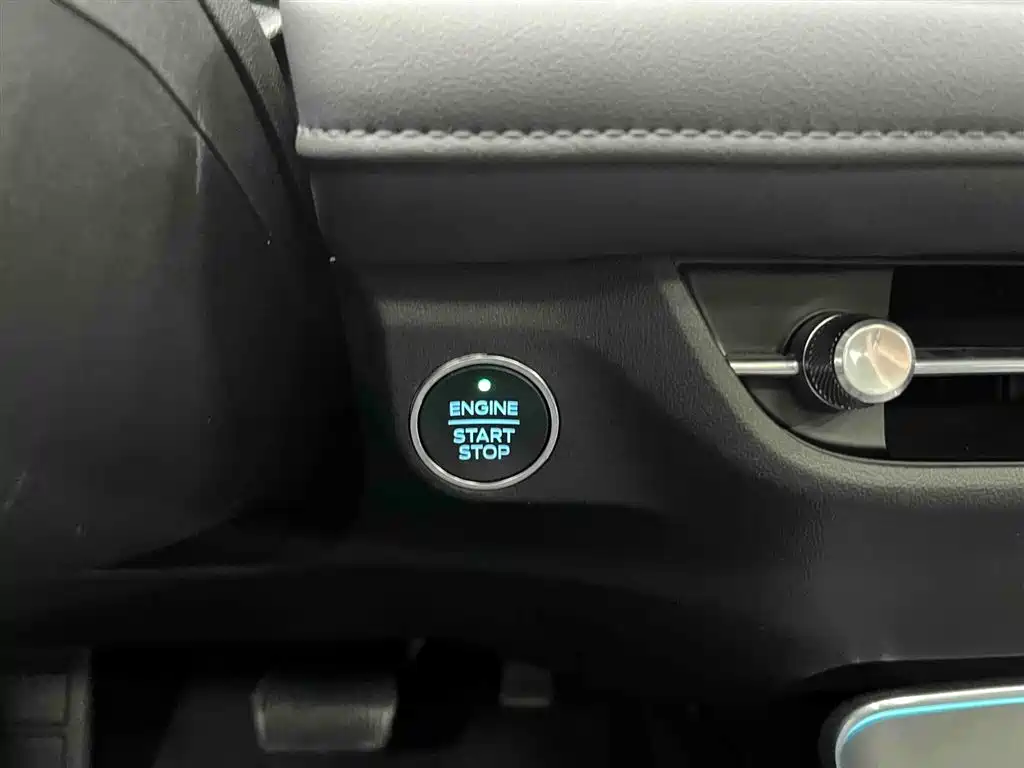 Mondeo 2025 2.0T EcoBoost Extreme купить на сайте DeffCars