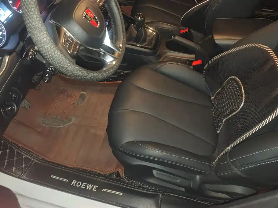 Roewe i5 2019 1.5L manual 4G Internet leading version купить на сайте DeffCars