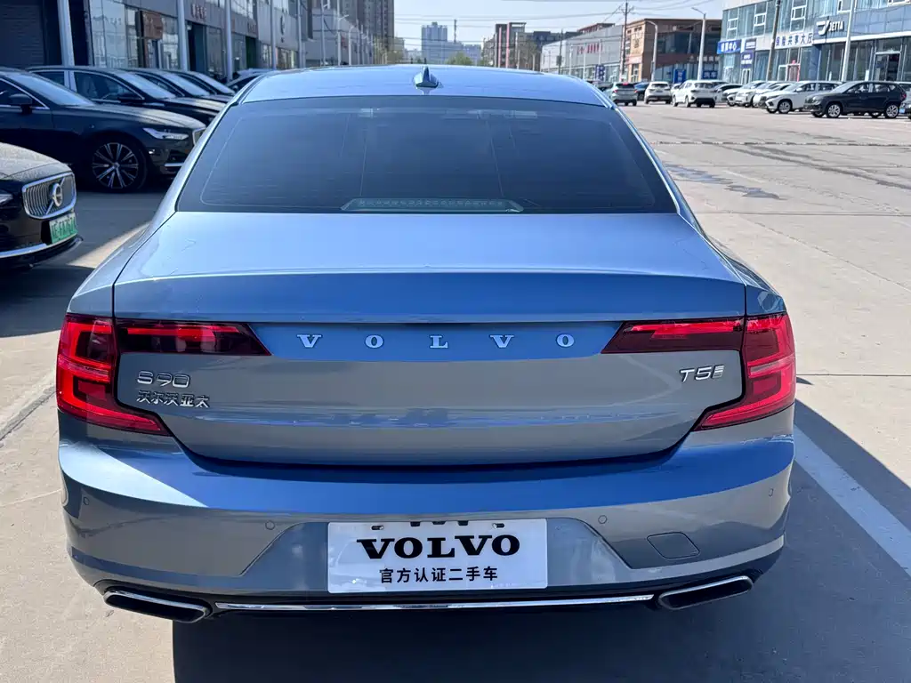Volvo S90 2020 T5 Zhiyuan Luxury Edition купить на сайте DeffCars