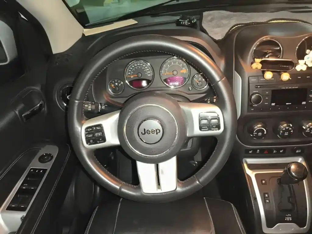 Compass imported 2014 2.4L four-wheel drive luxury version купить на сайте DeffCars