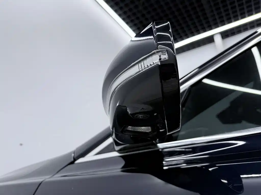 Jaguar XFL 2021 XFL 2.0T P250 four-wheel drive obsidian sports version купить на сайте DeffCars