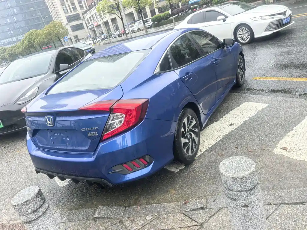 Civic 2019 220TURBO CVT Dynamic Edition National V купить на сайте DeffCars