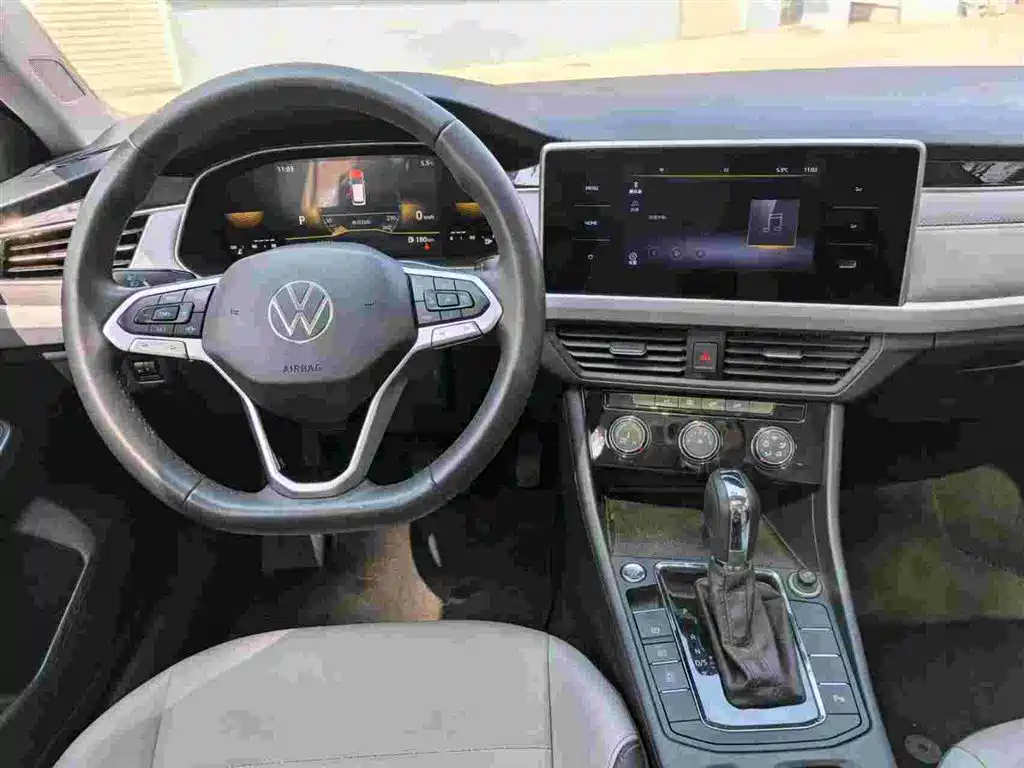 Bora 2023 200TSI DSG Smart Travel Edition купить на сайте DeffCars