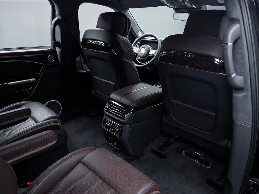Hongqi Golden Sunflower Guoyao 2022 4.0T Elegant Flagship Edition 6 seats купить на сайте DeffCars