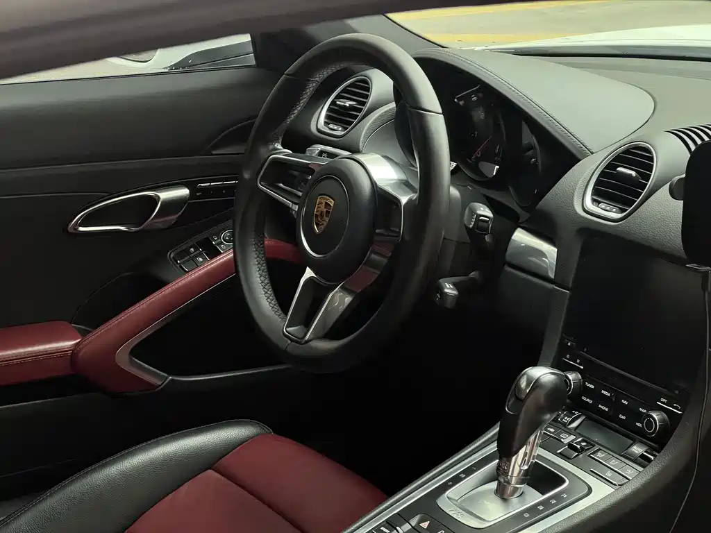 Porsche 718 2016 Cayman 2.0T купить на сайте DeffCars