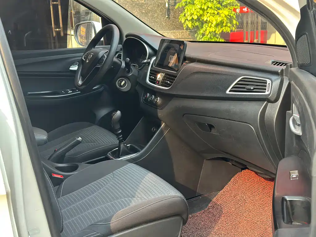 Baojun 730 2021 1.5L manual fashion 7 seats купить на сайте DeffCars