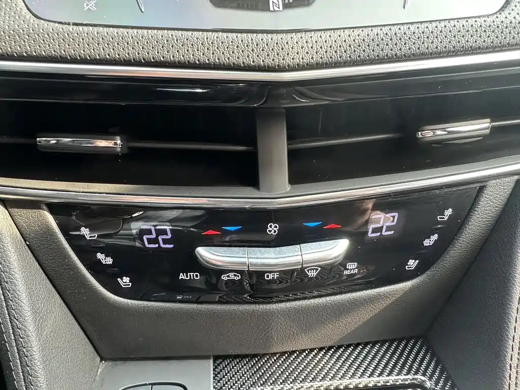 Cadillac CT6 2022 28T Premium Model купить на сайте DeffCars