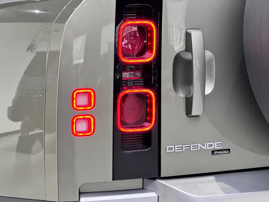 Land Rover Defender 2023 130 3.0T P400 HSE купить на сайте DeffCars