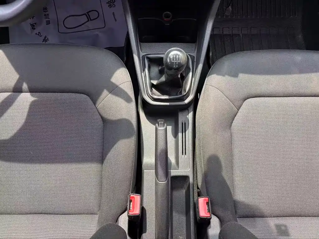 Jetta 2017 1.4L manual fashion model купить на сайте DeffCars