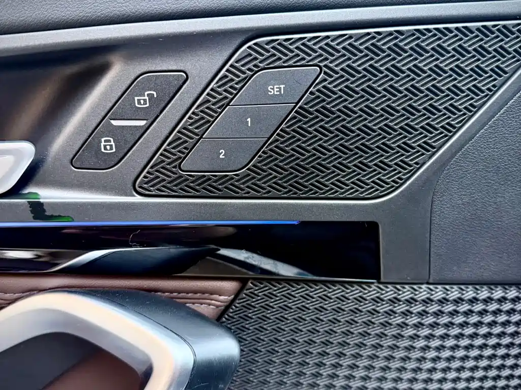BMW X1 2023 sDrive20Li X Design Package купить на сайте DeffCars