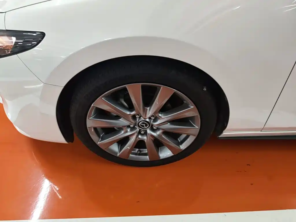 Mazda3 Angkesela 2023 2.0L Automatic Premium Edition купить на сайте DeffCars