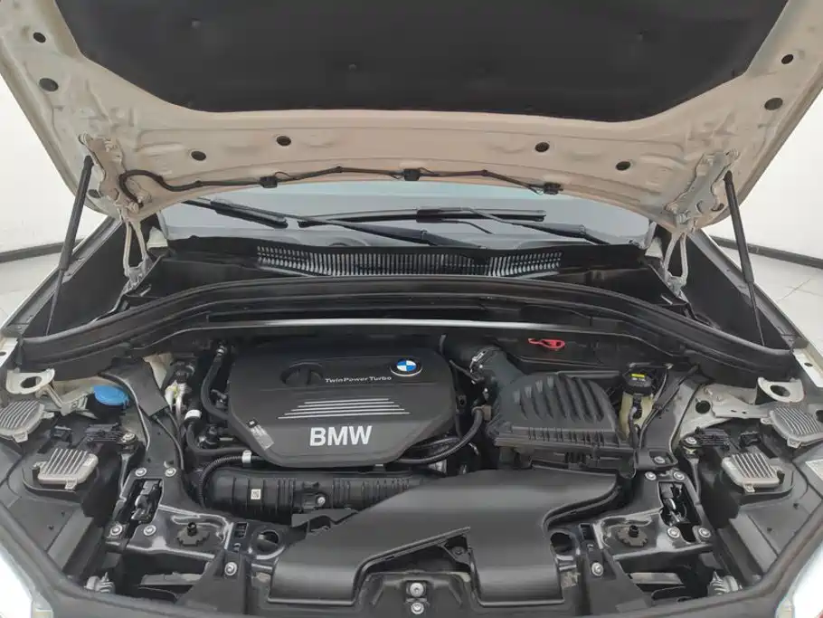 BMW X1 2019 xDrive20Li Exclusive Model купить на сайте DeffCars