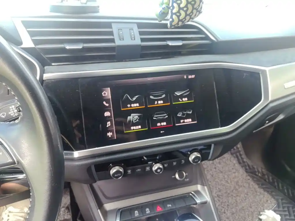 Audi Q3 2021 35 TFSI aggressive and dynamic купить на сайте DeffCars