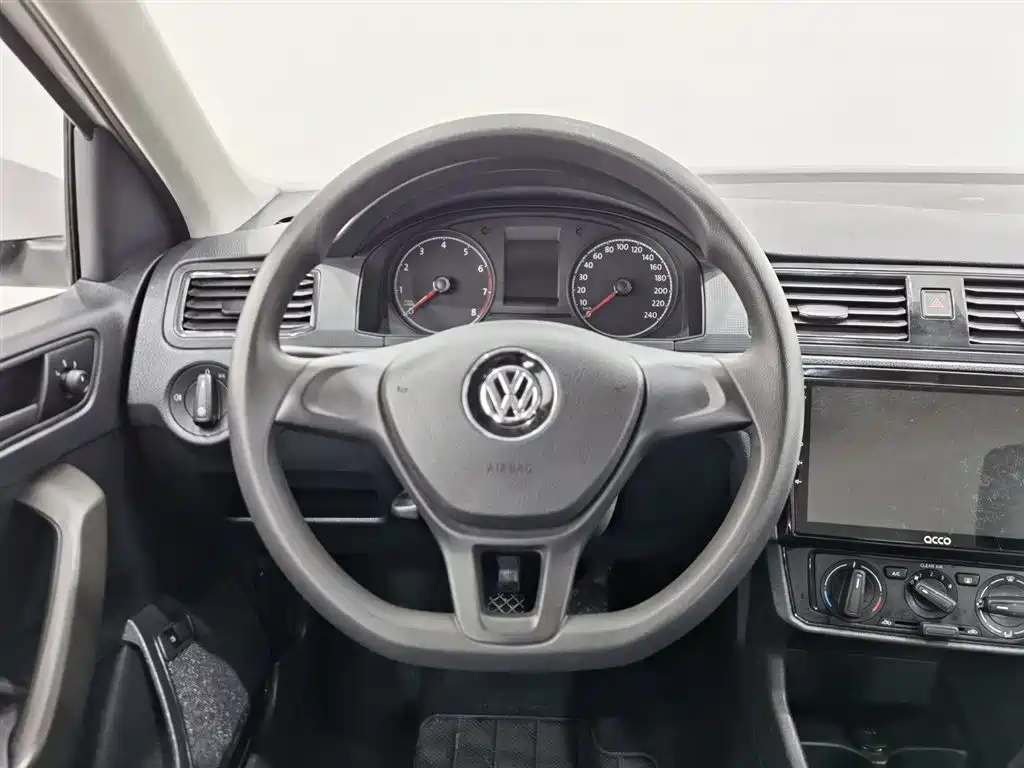 Santana 2018 1.5L Manual Fashion Edition купить на сайте DeffCars